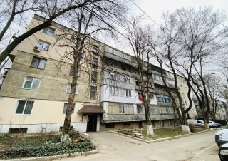 Parc! Spre vânzare apartament de tip garsoniera cu 1 cameră, amplasat în sectorul Riscani, str. Dumitru Riscanu.