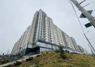 Bloc Nou! Ex- Factor Grup! Sec. Ciocana, bd. Mircea cel Batrin. 4 camere + living spatios. Varianta Alba!!!