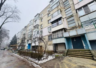 Parc! Sec. Riscani, str. Florilor. 2 camere + Living. Euroreparatie!!!