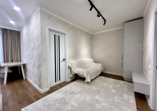 Sec. Riscani, str. Miron Costin! Apartament cu 2 camere + living! Euroreparatie! Mobilat Complet! Parc Avgan!!!