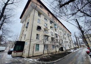 Sec. Riscani, str. Nicolae Dimo. Parc Boris Glavan. 2 camere bilaterala de tip Mansarda. 2 Nivele! Varianta Alba!!!