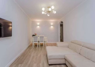 Продается 3-комнатная квартира, сектор Старая Почта, улица Магда Исанос, этаж 1 из 5.