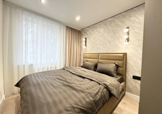 Serie 102! Sector Râșcani, Posta Veche, str. Gheorghe Madan. 2 camere + living. Euroreparație!!!