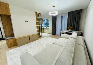 Parc Avgan! Sec. Riscani, str. Miron Costin. 2 camere + living. Bilaterala! Euroreparatie!!!