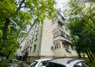 Parc! Sec. Riscani, str. Florilor. 2 camere + Living. Reparatie Medie! Bilaterala!!!