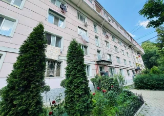 Parcul Boris Glavan! Sector Râșcani, str. Braniștii. 1 cameră. Reparat și mobilat. Încălzire autonomă!!!