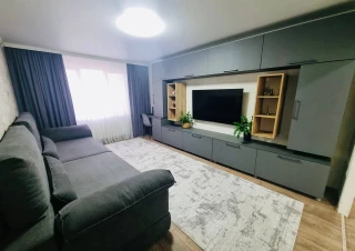 Sector Rîșcani, bd. Moscova. 2 camere. Prima linie. Parc Mezon! Reparat și mobilat! Bilateral!!!