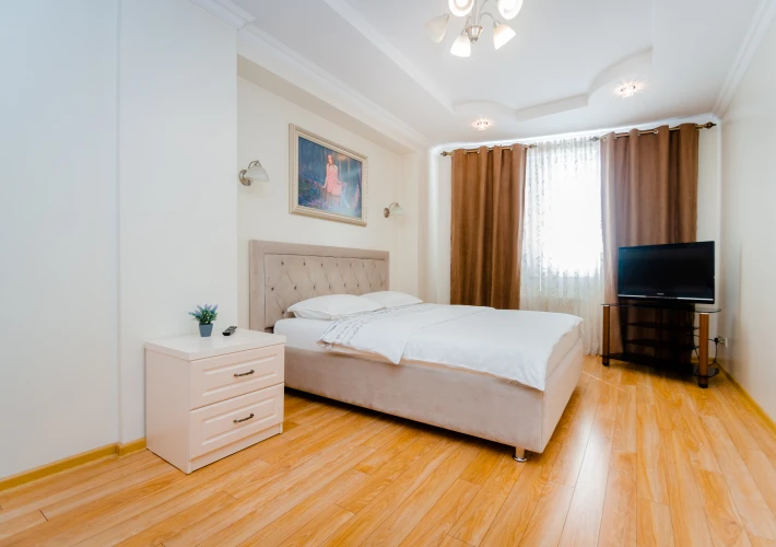 Apartament 3 odăi Centru str.Lev Tolstoi 24/112