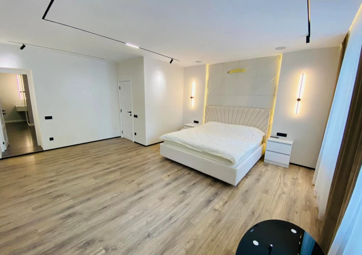 Se oferă apartament premium class cu 3 dormitoare și living pe str. Tudor Vladimirescu.10