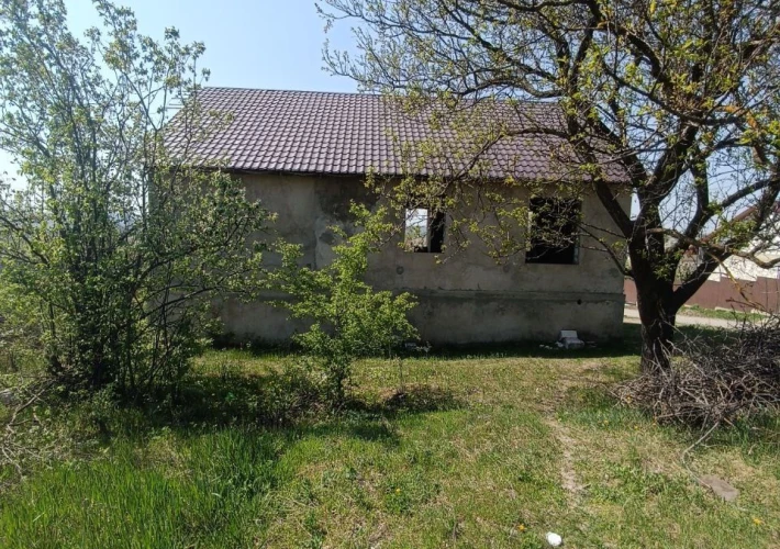 Se vinde casa nefinalizata in Maximovca, la 15 km de Chisinau3