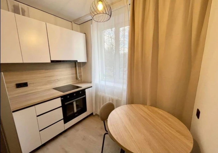 Parc. Sec. Riscani, str. Aerodromului. 1 camera + living. Euroreparatie!!!11