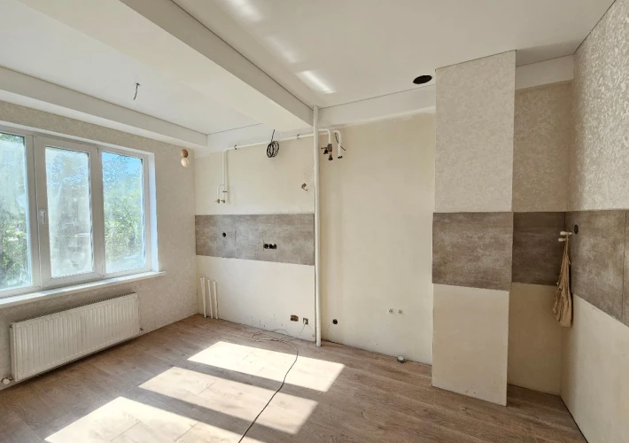 Se vinde apartament cu 1 camera + living, amplasat în sec. Râșcani, pe str. Andrei Saharov.8