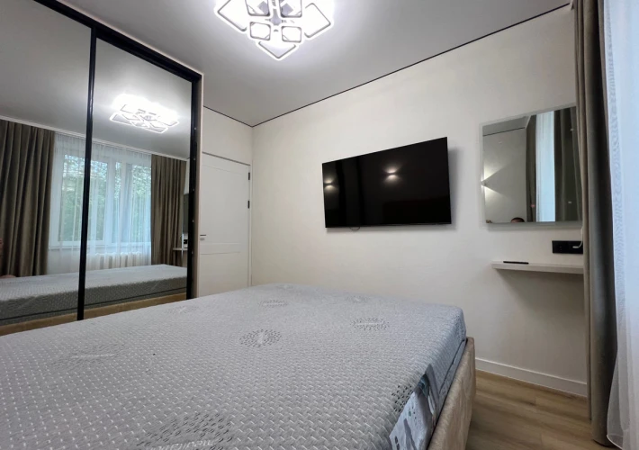 Sec. Riscani, str. Branistii! Apartament cu 2 odai + living! Euroreparatie! Mobilat Complet! Parc!!!11