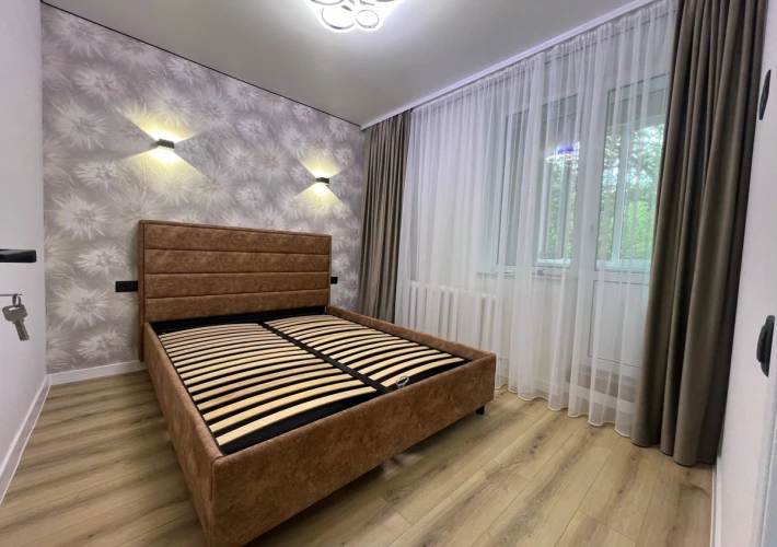 Sec. Riscani, str. Branistii! Apartament cu 2 odai + living! Euroreparatie! Mobilat Complet! Parc!!!12