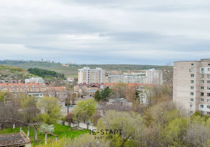 Se vinde apartament cu 2 camere si living linga parcul Valea Morilor, amplasat în sectorul Buiucani, pe str. Vasile Lupu13