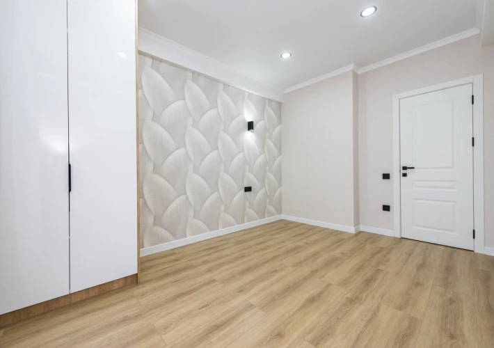Vând apartament cu 3 camere separate,str. Sprâncenoaia.11