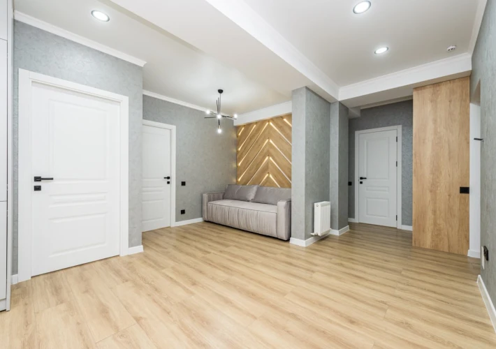 Vând apartament cu 3 camere separate,str. Sprâncenoaia.7