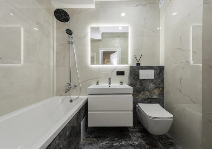 Vând apartament cu 3 camere separate,str. Sprâncenoaia.14