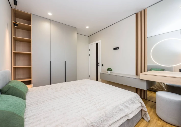 Vând apartament cu 3 camere separate și living,or.Durlești, str.Dimo 89(Premier Fitness ,Linella).1