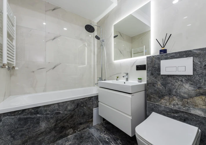 Vând apartament cu 3 camere separate,str. Sprâncenoaia.2