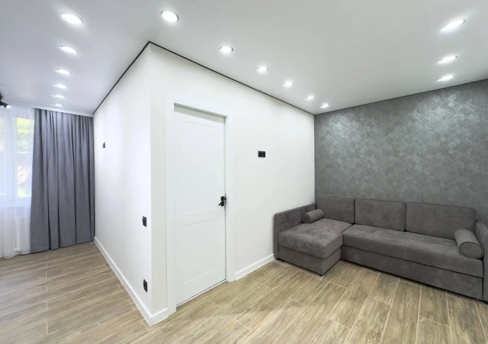 Sec. Riscani, str. Andrei Doga! Apartament cu 2 camere + living! Euroreparatie! Mobilat Complet! Parc!!!12