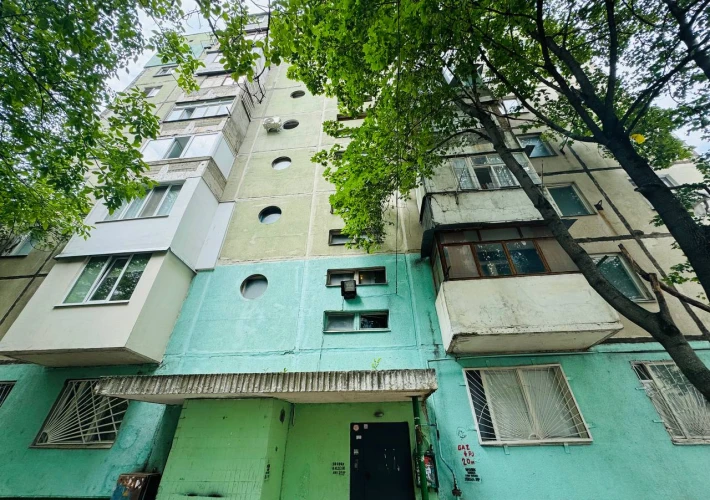 Str. Florilor, sec. Râșcani, 1 cameră 25 mp. De mijloc! Parc!!!11
