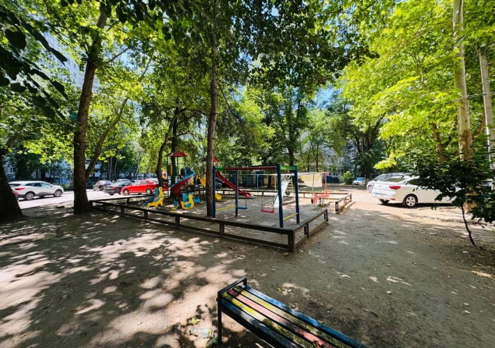 Parc Avgan! Serie 102! Sec. Riscani, str. Miron Costin. 3 camere. Bilaterala! Reparatie Cosmetica!!!2