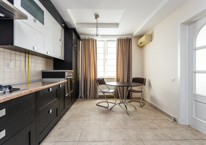 Chirie apartament ultracentral cu 3 dormitoare – str. Mihai Eminescu11