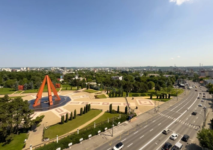 Bloc Nou. Centru. 2 camere + living. Varianta Alba. Dat in Exploatare! Memorial!!!1