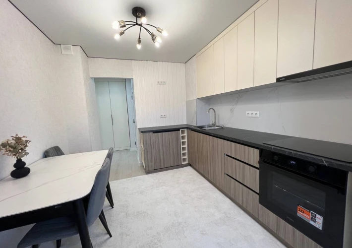 Prima Linie! Parc Avgan! bd. Moscova, sec. Râșcani, 2 camere + living. Design Individual! Bilaterala!! Euroreparatie Full!!!4
