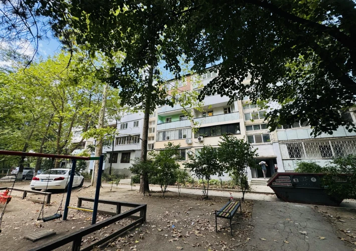 Spre chirie apartament în bloc serie 102, situat în sectorul Riscani, str. Miron Costin.11