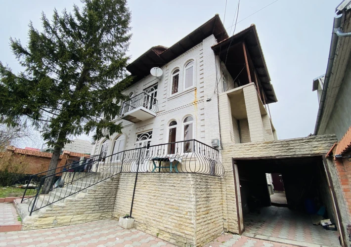 Casă cu 2 Nivele în zonă ecologică, 180 m. p+ 4,6 ari. Sec. Posta Veche!!!7