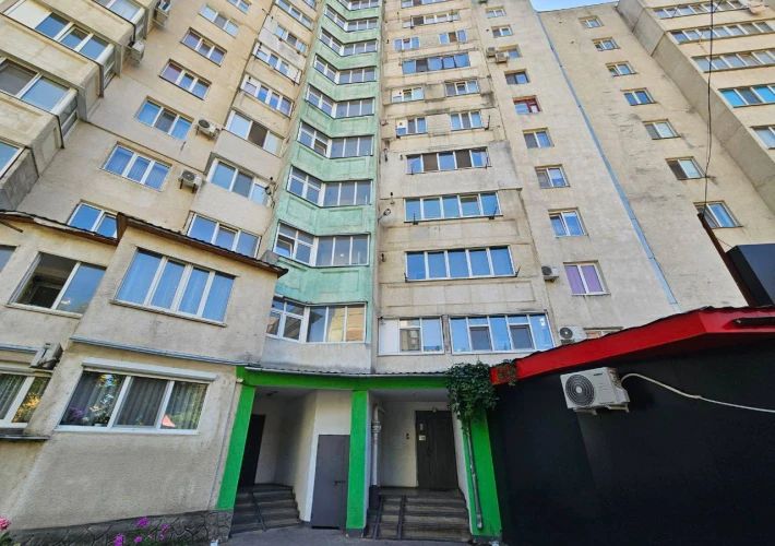 Spre vânzare apartament cu 3 odăi în sectorul Ciocan, str. Maria Drăgan.1