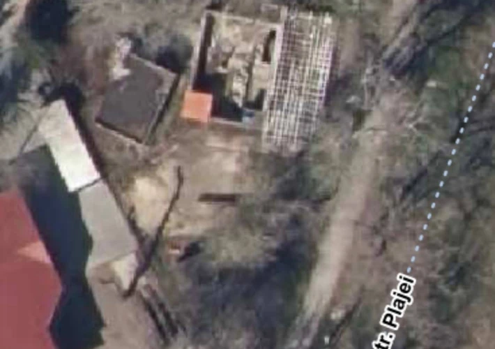 Spre vînzare teren sub constructie 6 ar cu Construcție Nefinisată de 245 mp.1