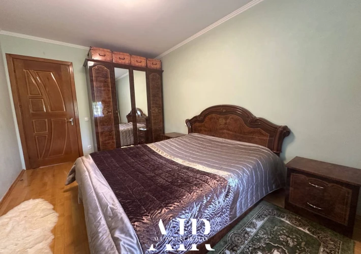 Продается квартира – 2 комнаты + гостиная, 85 кв., ул. Страдэла Студенцилор, сектор Почта Веке.5