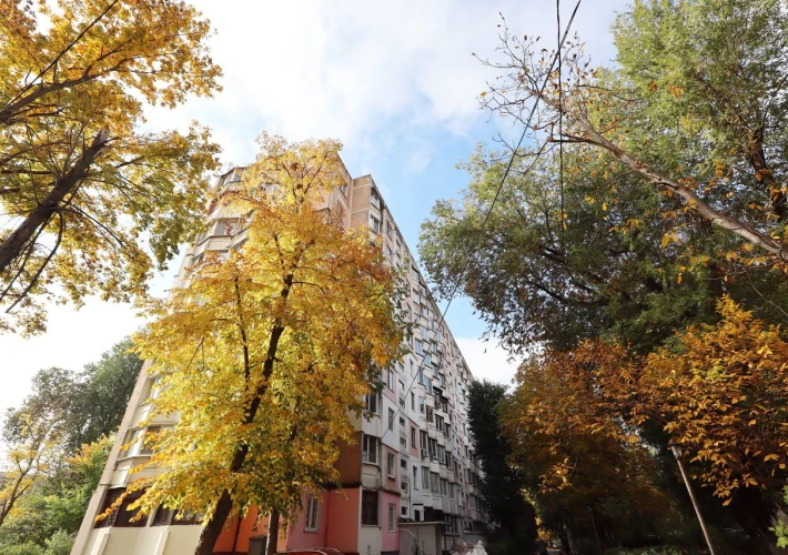 Parc! Serie Varnita! Sec. Riscani, str. Nicolae Dimo. 3 camere! Reparat si Mobilat!!!1