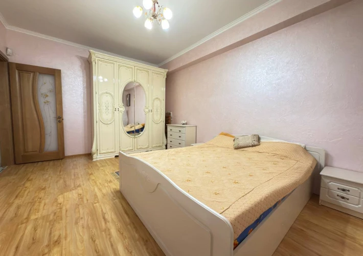 Chirie apartament. Buiucani, bd. Alba Iulia 77/5. 2 camere + living!!!2