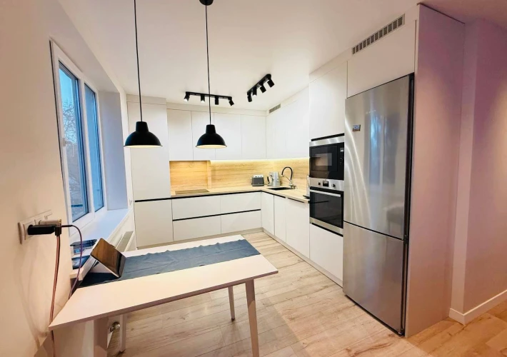 Parc Avgan! Sec. Riscani, str. Miron Costin. 1 camera + living. Bilaterala. Euroreparatie!!!4