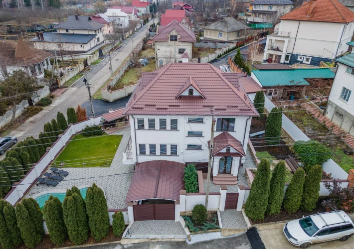 Casă individuală deosebită, stil clasic – Ialoveni14