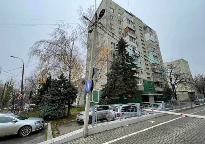 Parc. Sec. Riscani, str. Florilor. 1 camera de tip Camin!!!1