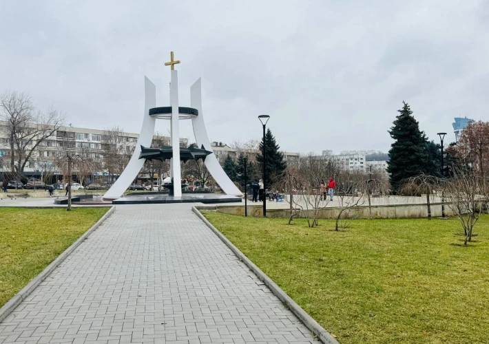 Sec. Riscani, bd. Moscova. 3 camere. Prima Linie. Parc Avgan! Reparat si Mobilat! Bilaterala!!!2