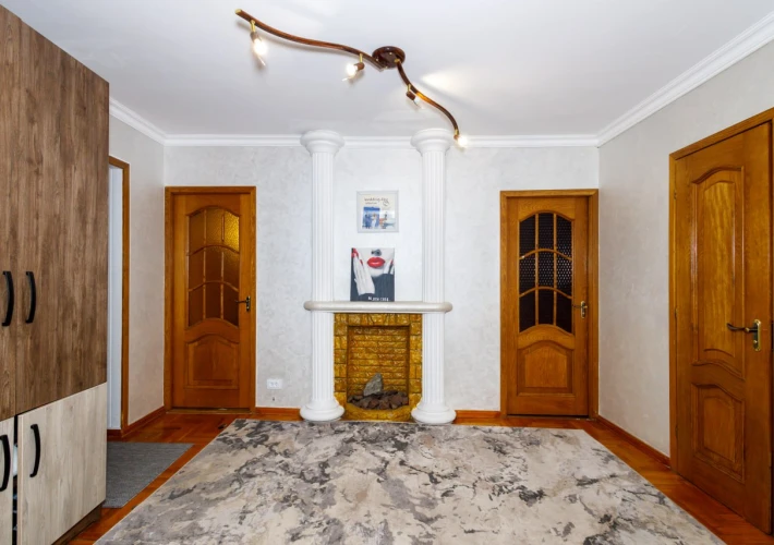 Serie 102! Posta Veche. Str-la Studentilor. 4 camere. Incalzire Autonoma!!!5