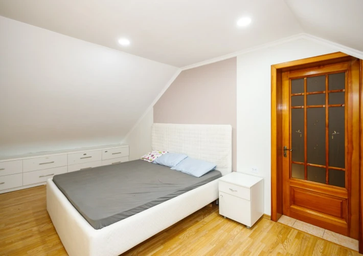 Casă spațioasă de vânzare în satul Colonița | 193 m.p. | Teren 5.45 ari | La doar 7 km de Chișinău11