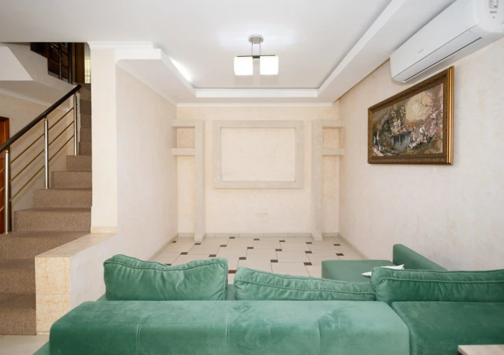 Casă spațioasă de vânzare în satul Colonița | 193 m.p. | Teren 5.45 ari | La doar 7 km de Chișinău6