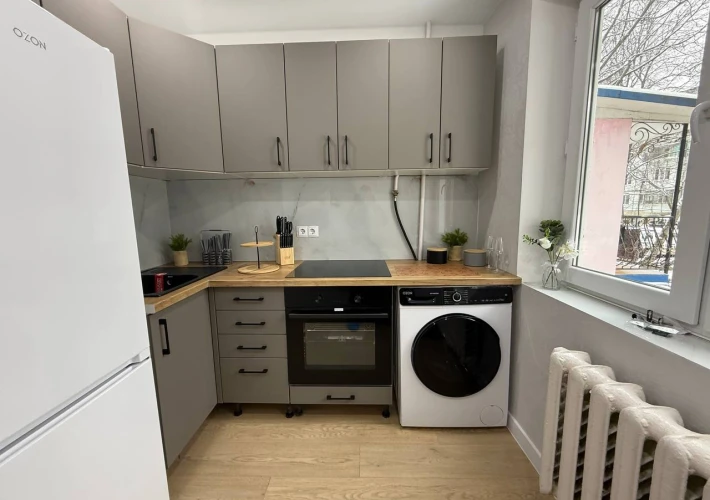 Parc! Sec. Buiucani, str. Nicolae Costin. 2 camere + Living. Euroreparatie. Mobilat Complet!!!3