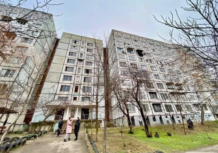 Sec. Riscani, str. Florilor. Apartament cu 1 camera! Reparatie Cosmetica! Mobilat! Parc!!!1