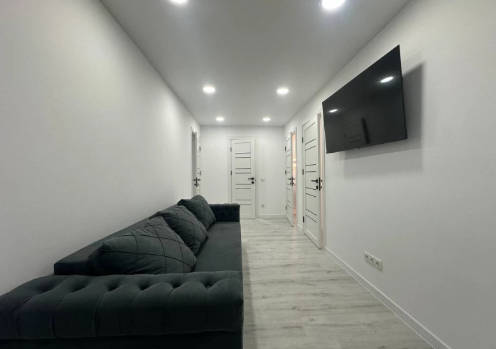 Parc Dumitru Riscanu! Sec. Riscani, str. Tudor Vladimirescu. 3 camere + living. Euroreparatie!!!1