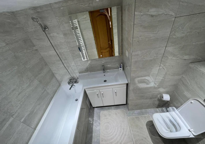 Prima Linie! Parc! Str. Florilor, sec. Riscani. 4 camere! Incalzire Autonoma! Bilaterala!!!4