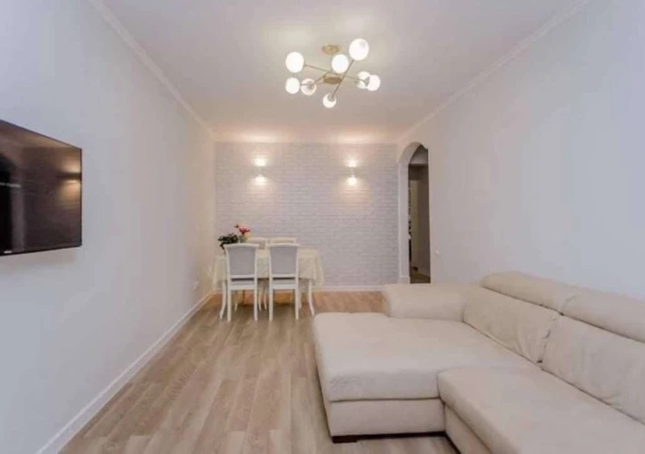 Продается 3-комнатная квартира, сектор Старая Почта, улица Магда Исанос, этаж 1 из 5.1