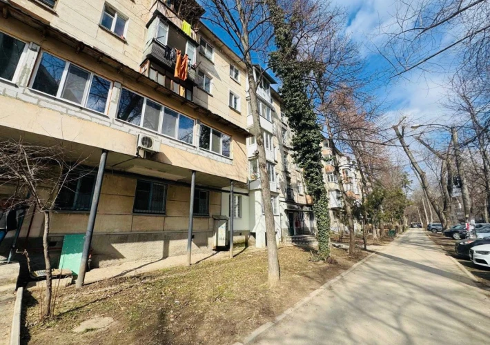 Parc Avgan! Sec. Riscani, str. Alecu Russo. 2 camere + living. Euroreparatie!!!11